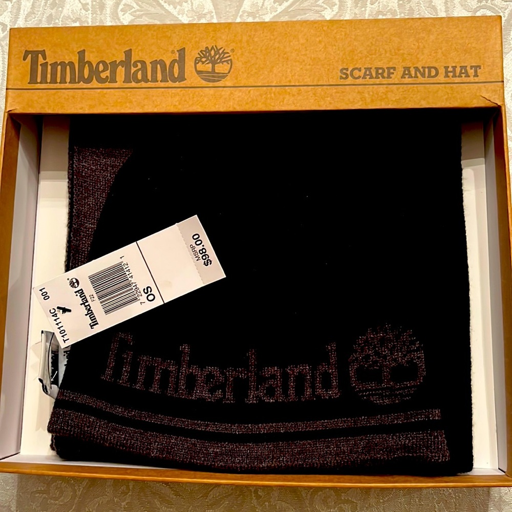 NWT Timberland Scarf And Hat Box Set. Brand New. Reversible. O/S